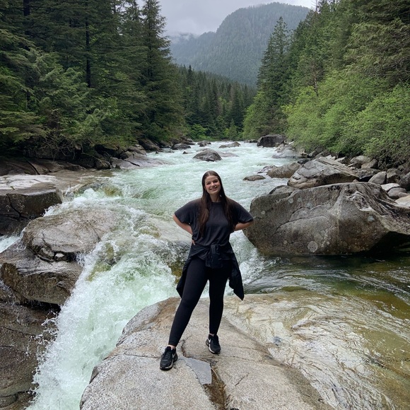 Meet your Posher, Emma - Picture 1 of 1